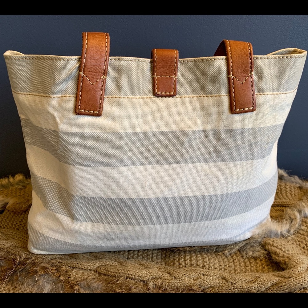 Shoulder Bag - Picture 5 of 10